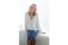 Logo for Laura Ramirez Loven Logo for Laura Ramirez Loven